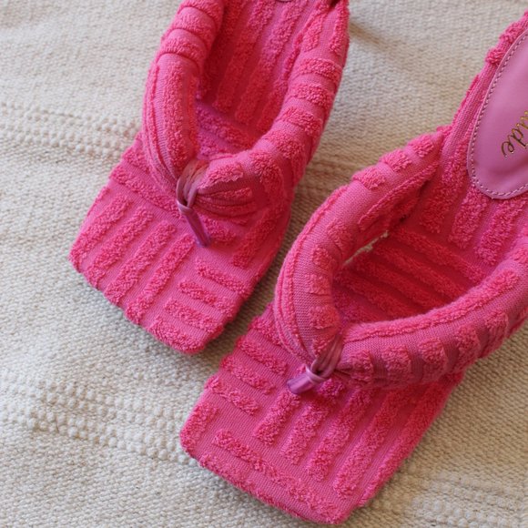 🆕️City Girl Collection// Pink thong Sandal - Picture 10 of 16